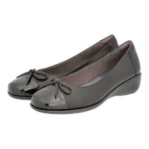 Barani Black Leather Pumps (with Micro Wedge, Fixed Ribbon)