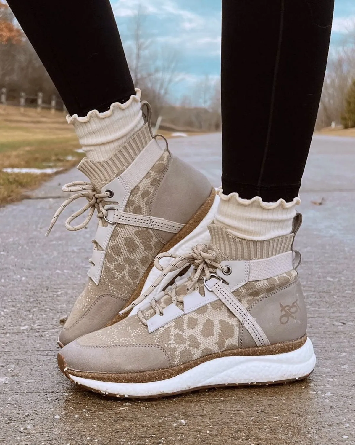 HYBRID in KHAKI High Top Sneakers