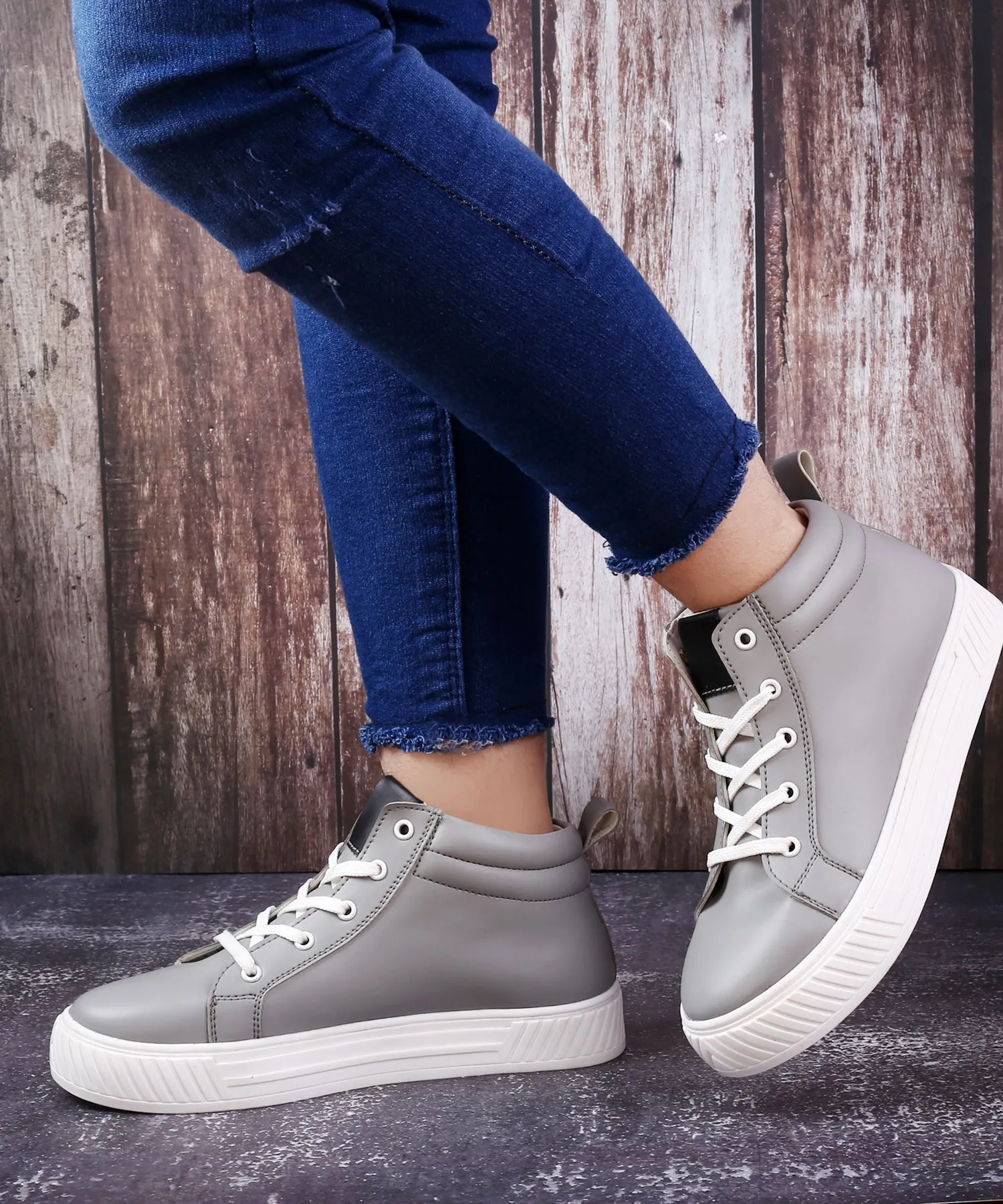 New Stylish Women's Casual Sneaker Lace-up Shoes