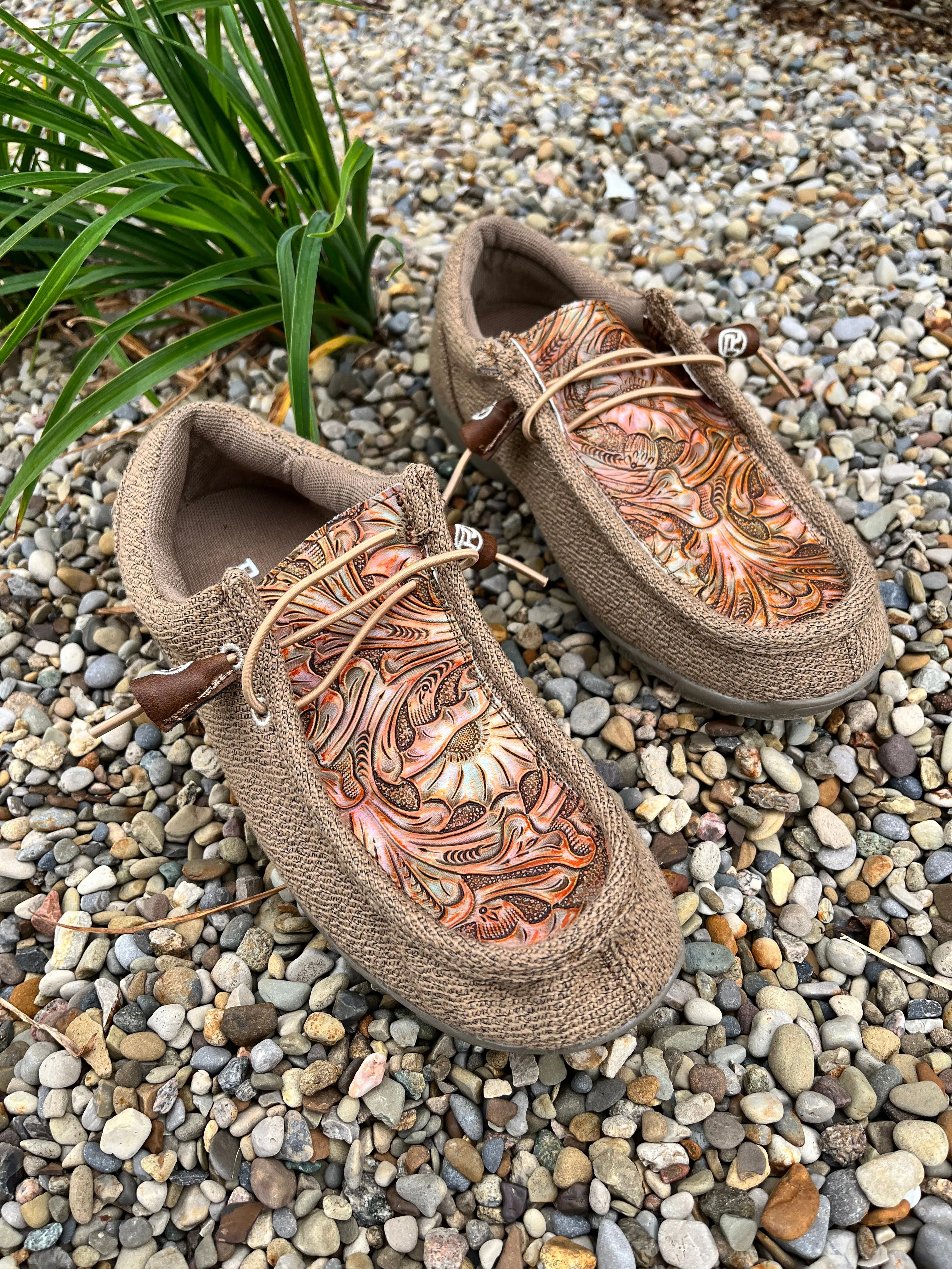 Roper Women's Chillin Tan Embossed Floral Moc Casual Shoe 1791-2999