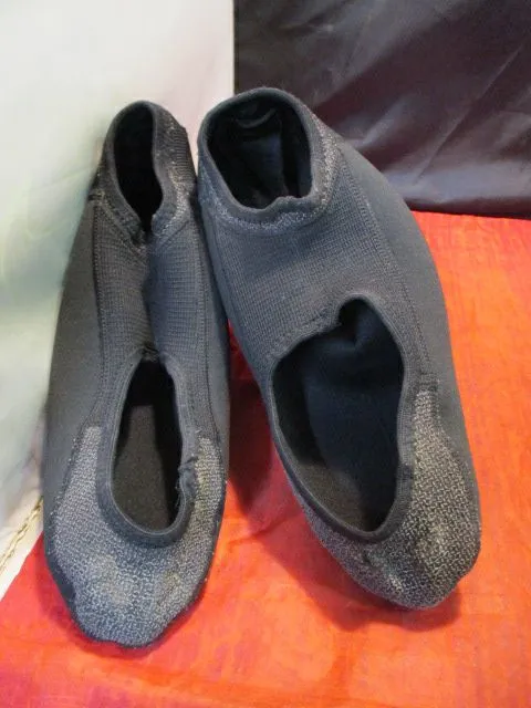 Used Sealskinz Neoprene Over SHoes Adult Size Large